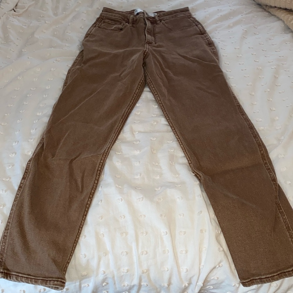 Hollister Curvy High Rise Mom Jean